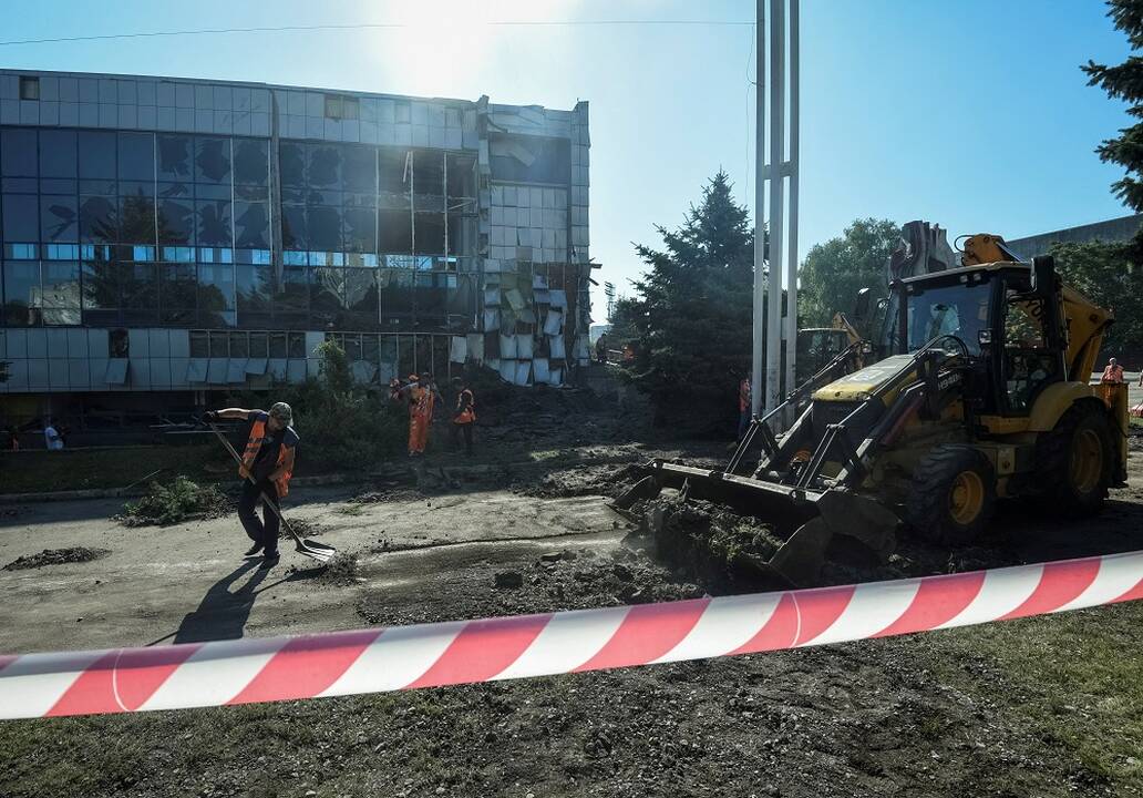 Gubernatorius: per Rusijos raketų smūgį Dniprui sužeisti mažiausiai septyni žmonės