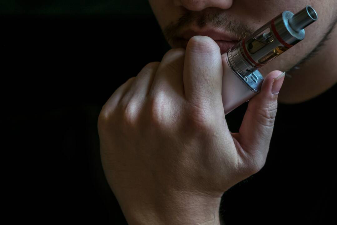 Iš Klaipėdos kriminalistų – smūgis elektroninių cigarečių prekybai