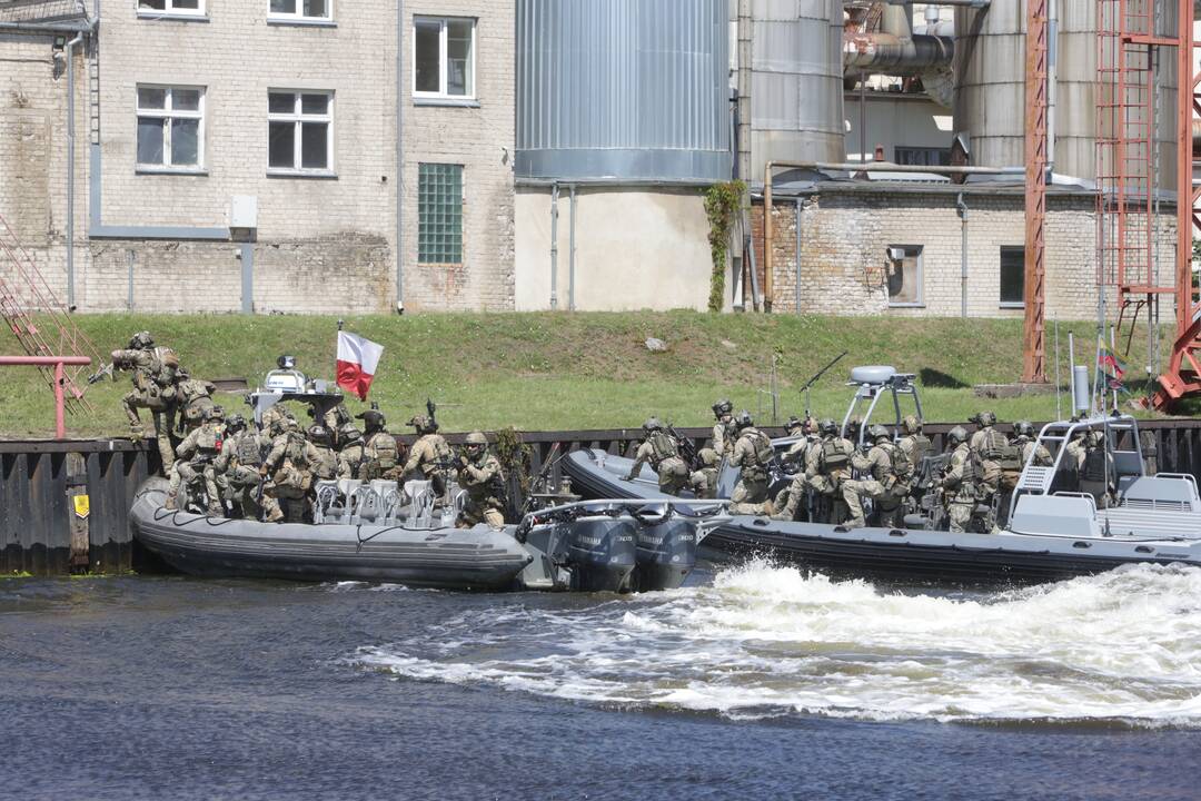 Lenkijos ir Lietuvos kariai Klaipėdoje treniravosi vaduoti kritinę infrastruktūrą