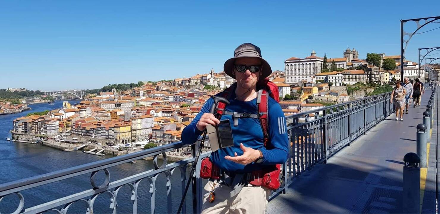 Rezultatas: aktorius Juozas Gaižauskas teigia rašęs tiesiog piligriminį romaną, o tai, kad "Dievą su šlepetėmis" ištiko tokia sėkmė, jam iki šiol sunkiai suvokiama.