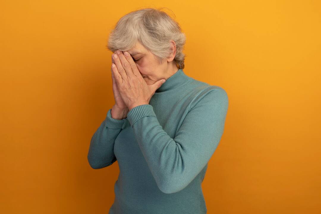 „Į avariją patekusią“ anūkę gelbėjusi močiutė sukčiui atidavė 26 tūkst. eurų