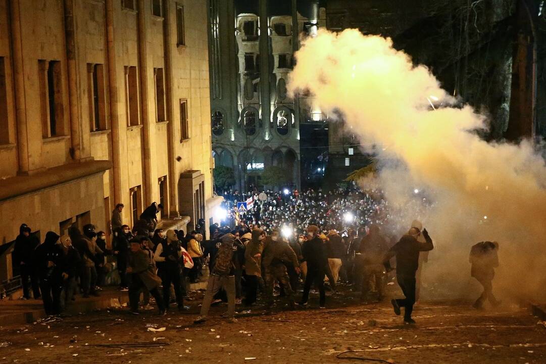 Protestai Sakartvele jau turi padarinių: sulaikyti 66 žmonės, sužeista 50 policininkų