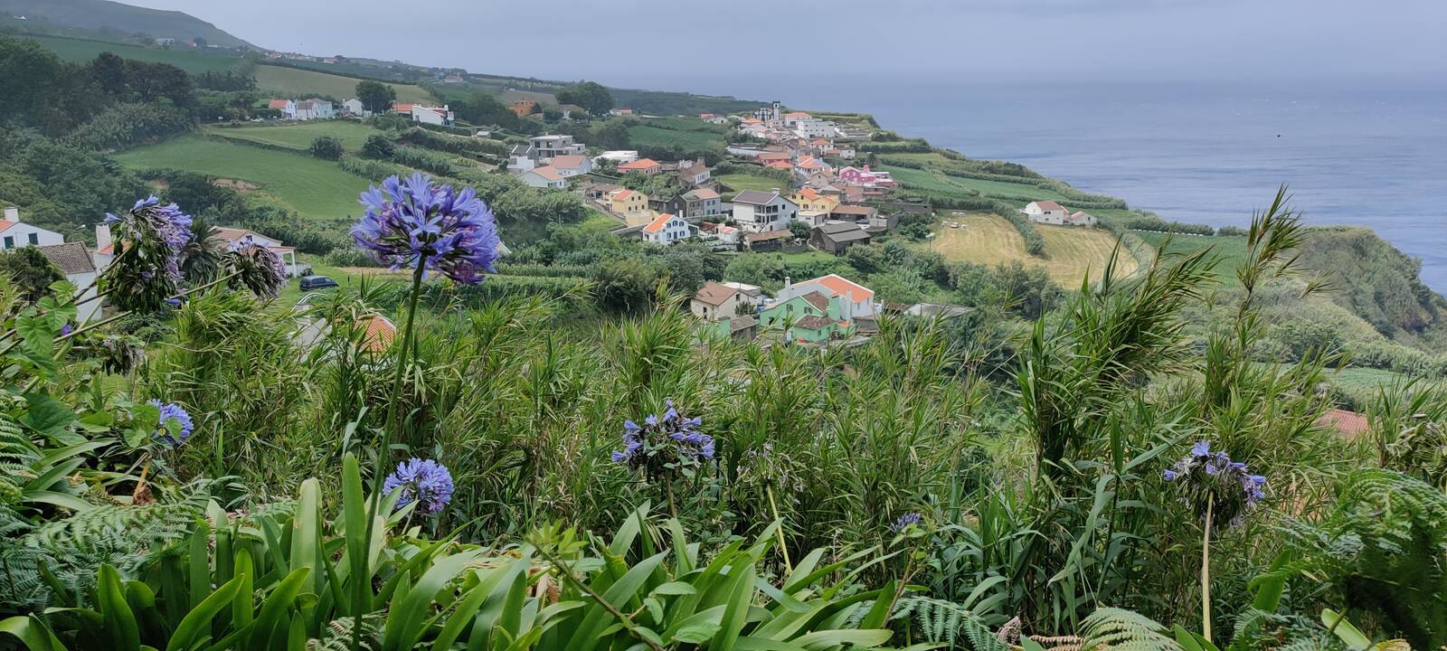 Spalvotai: vienas daugiausia fotografuojamų pasaulio vaizdų atsiveria nuo Boca do Inferno apžvalgos aikštelės.