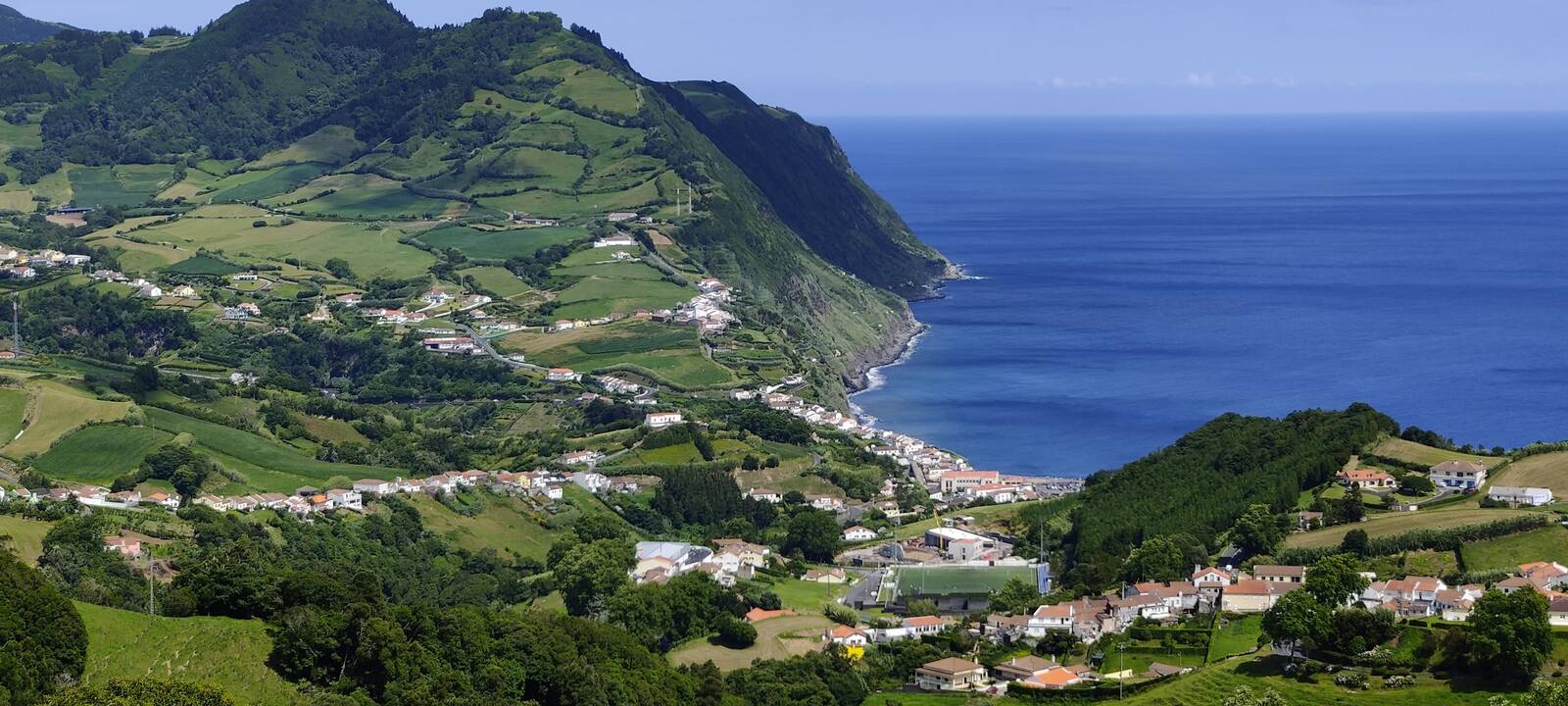 Spalvotai: vienas daugiausia fotografuojamų pasaulio vaizdų atsiveria nuo Boca do Inferno apžvalgos aikštelės.