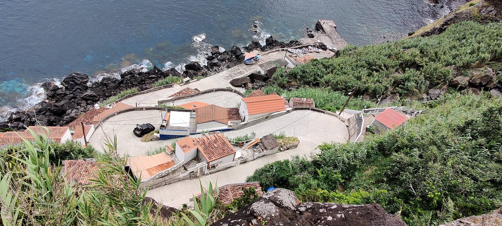 Spalvotai: vienas daugiausia fotografuojamų pasaulio vaizdų atsiveria nuo Boca do Inferno apžvalgos aikštelės.
