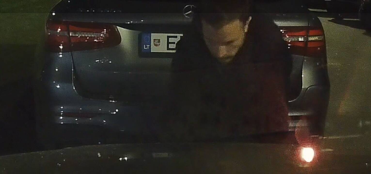 Kauno pareigūnai aiškinasi, kam prireikė svetimo automobilio dalies