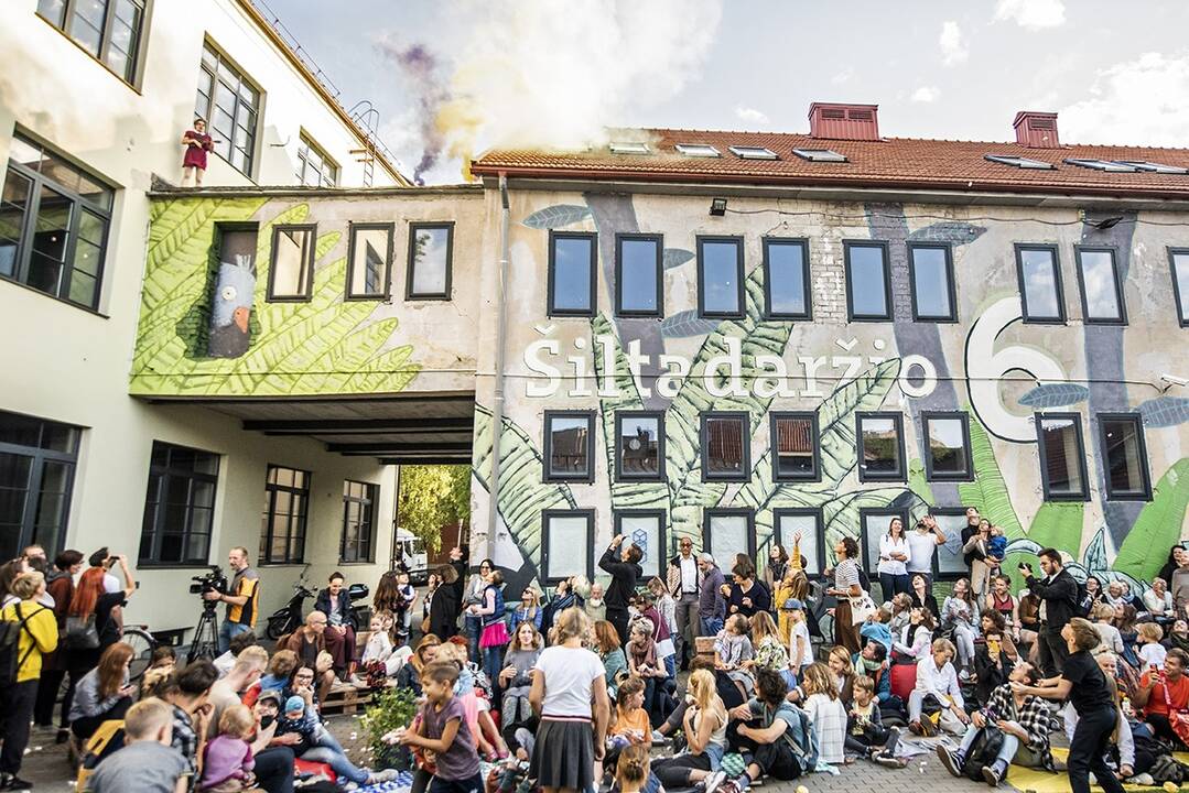 Menų spaustuvėje – nauja scena renginiams po atviru dangumi