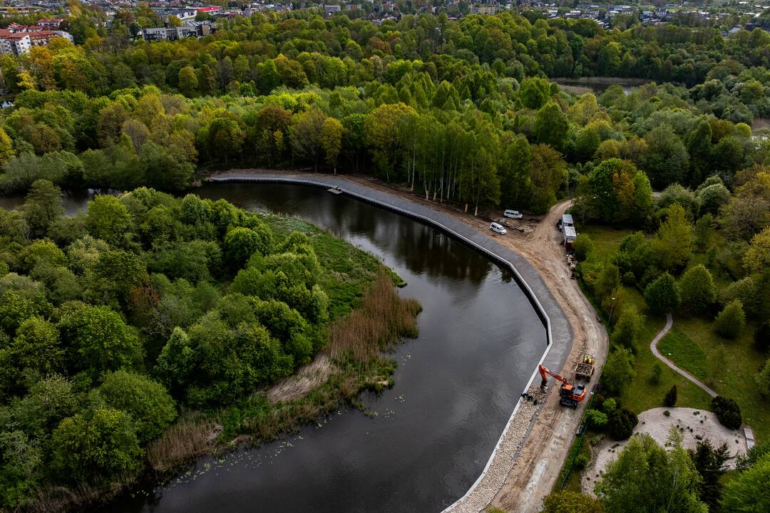 Keičiasi Danės pakrantės: baigiami kranto sutvirtinimo darbai, planuojamos pikniko vietos