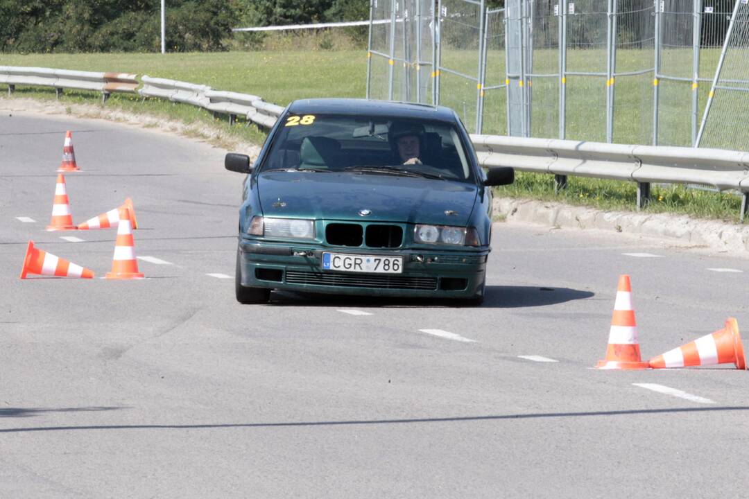 Pilaitėje - Lietuvos automobilių greituminio slalomo pirmenybių varžybos