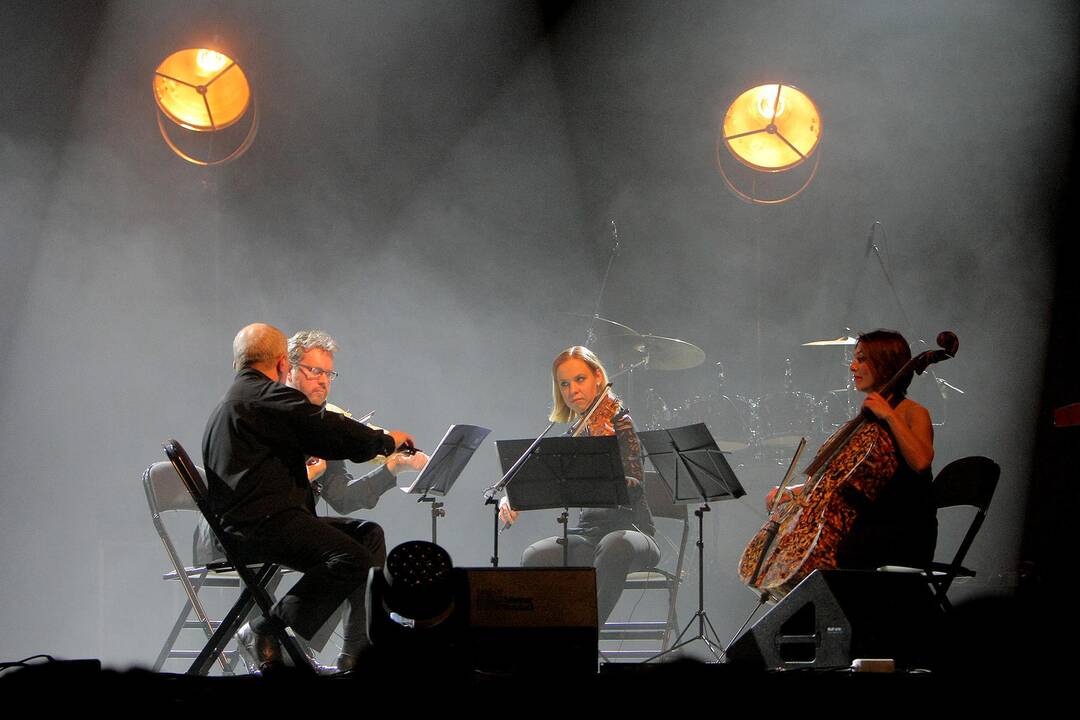 „Leon Somov & Jazzu“ gruodžio 28-ąją surengė koncertą Kaune, „Žalgirio“ arenoje. 