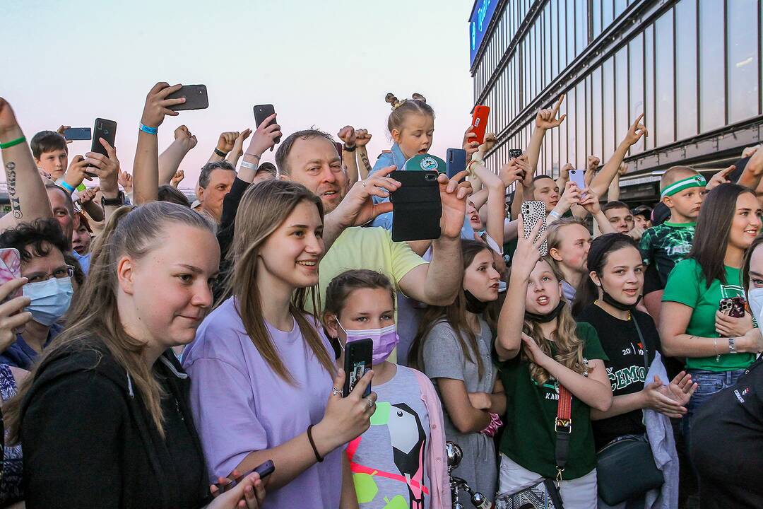 Kauno „Žalgiris“ švenčia su aistruoliais