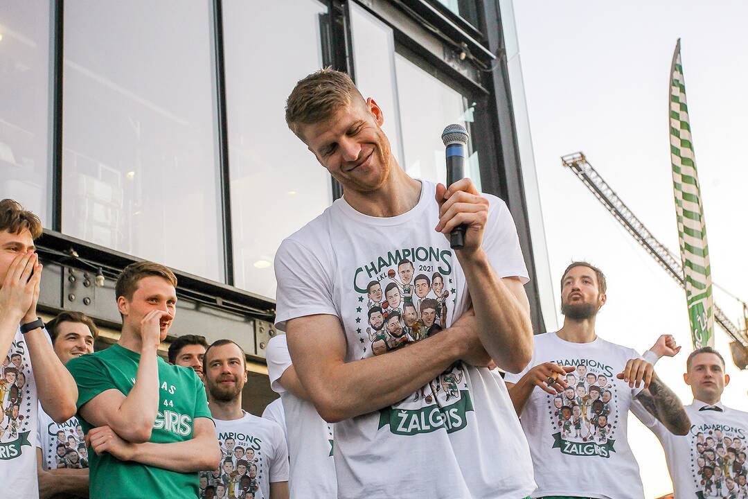 Kauno „Žalgiris“ švenčia su aistruoliais