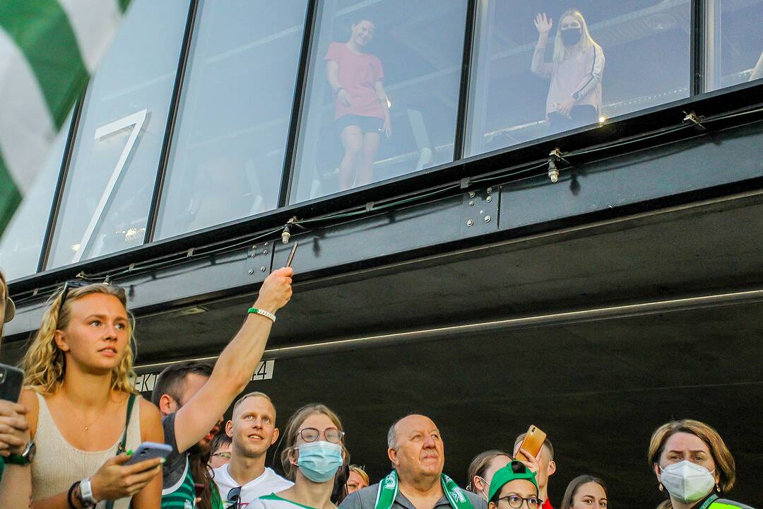 Kauno „Žalgiris“ švenčia su aistruoliais