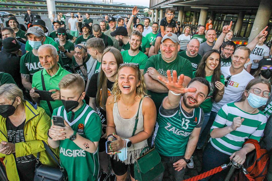 Kauno „Žalgiris“ švenčia su aistruoliais