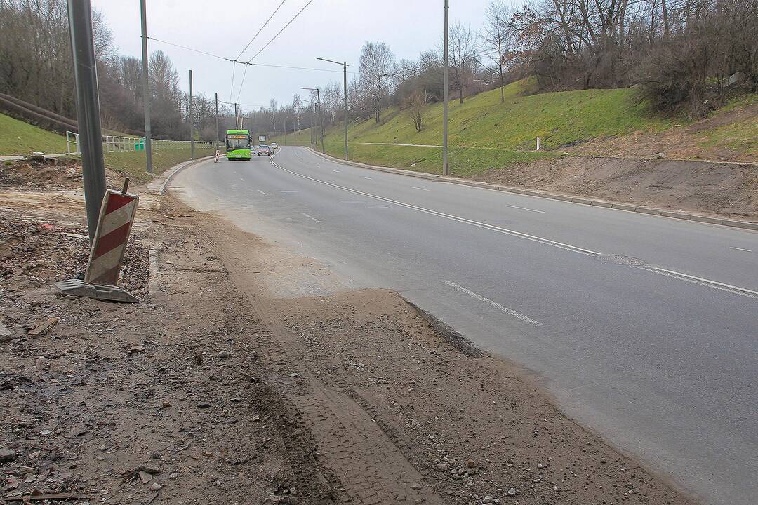 Netvarkomas pavojingas gatvės ruožas Petrašiūnuose