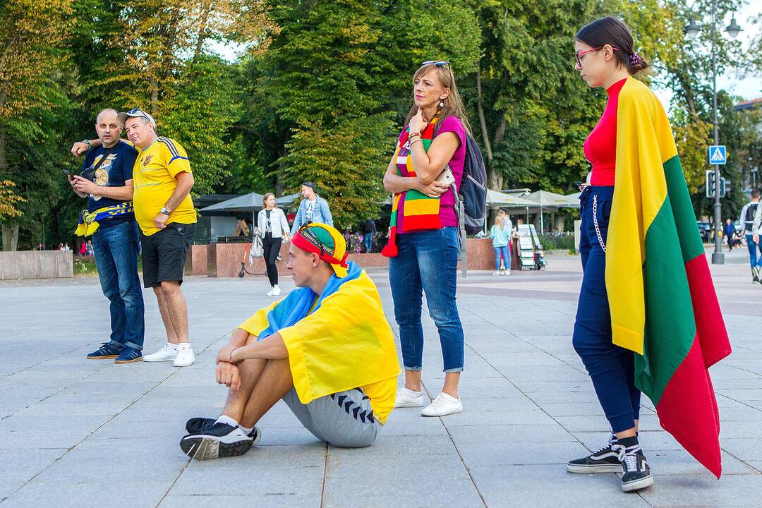 Vilnių užplūdo Ukrainos futbolo fanai