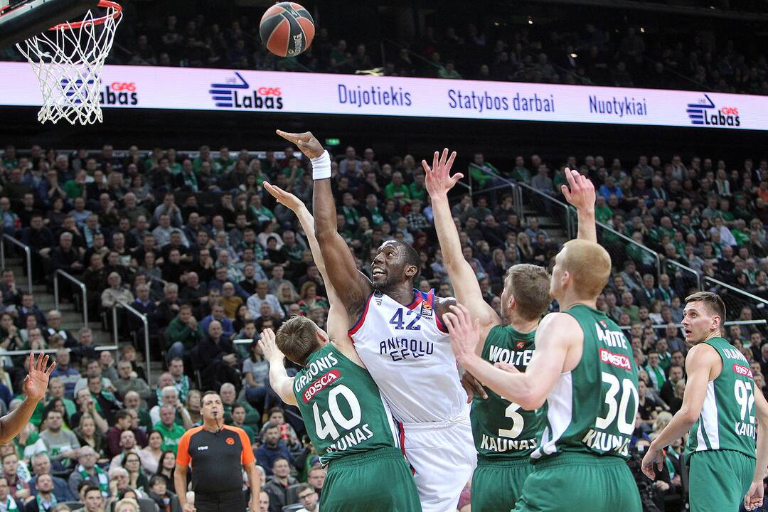 Eurolyga: „Žalgiris“ – „Anadolu Efes“ 58:79