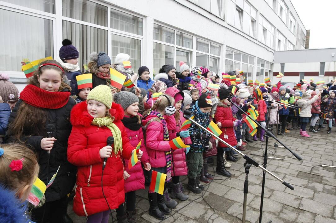 Pasiūlymas atostogaujančių mokinių tėvams