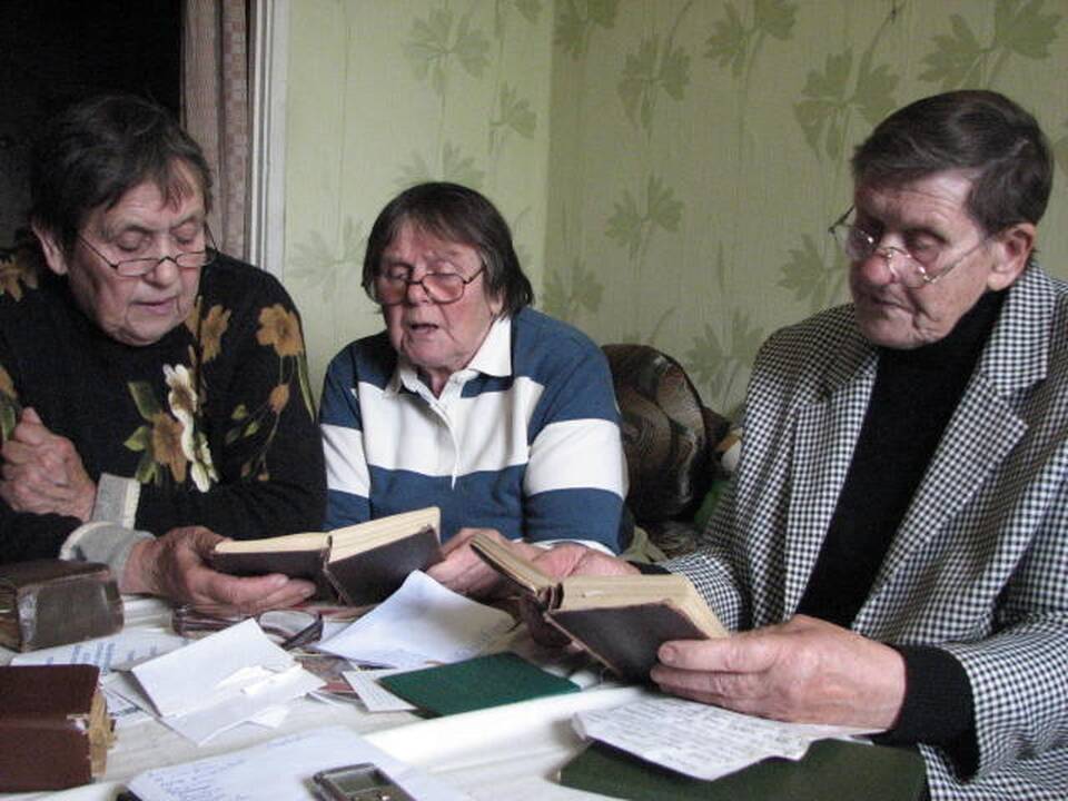Liaudiškų giesmių pateikėjos.