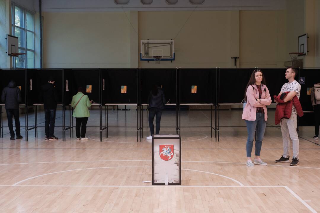 Kauniečiai balsuoja prezidento rinkimuose