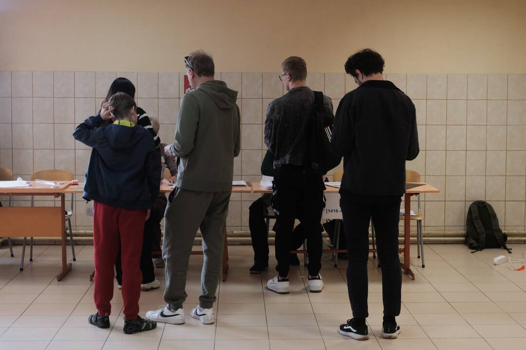 Kauniečiai balsuoja prezidento rinkimuose