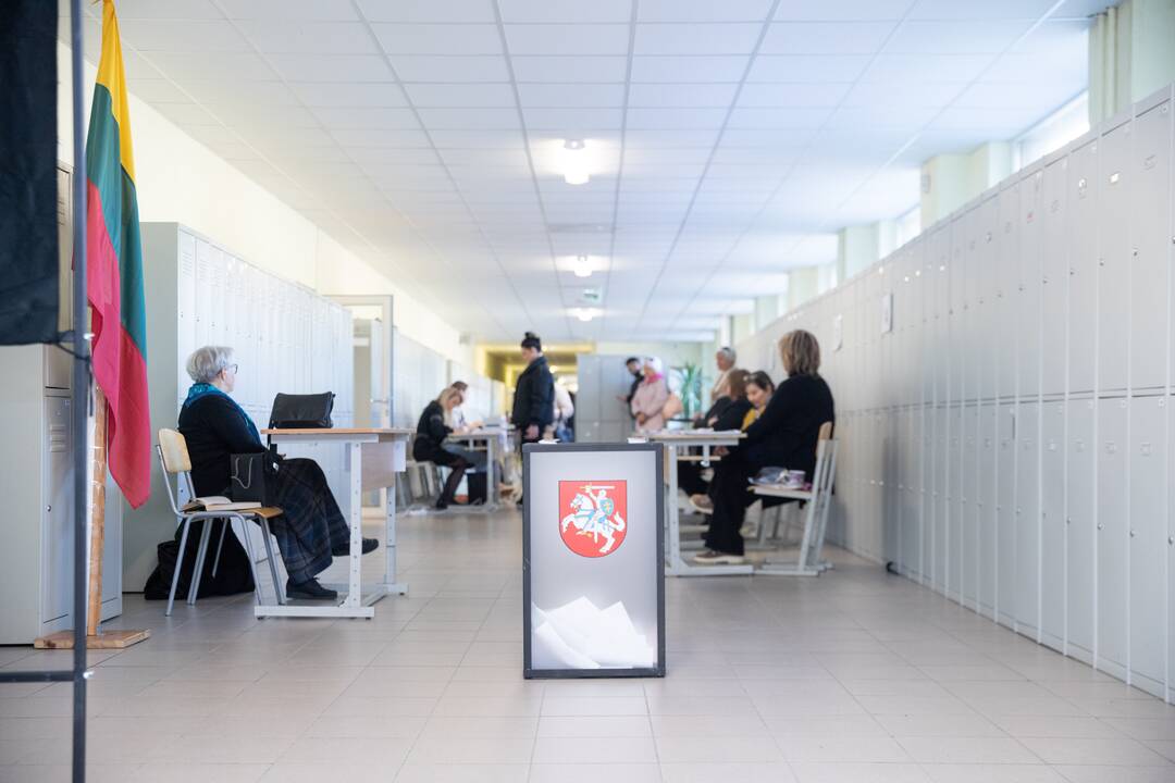 Kauniečiai balsuoja prezidento rinkimuose