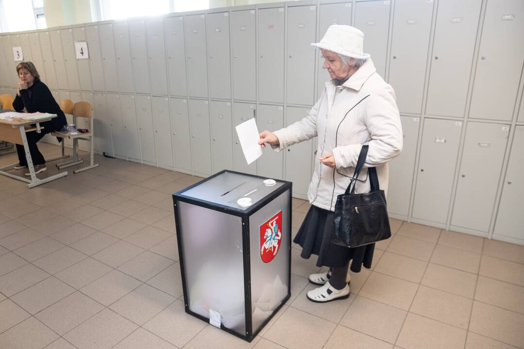 Kauniečiai balsuoja prezidento rinkimuose