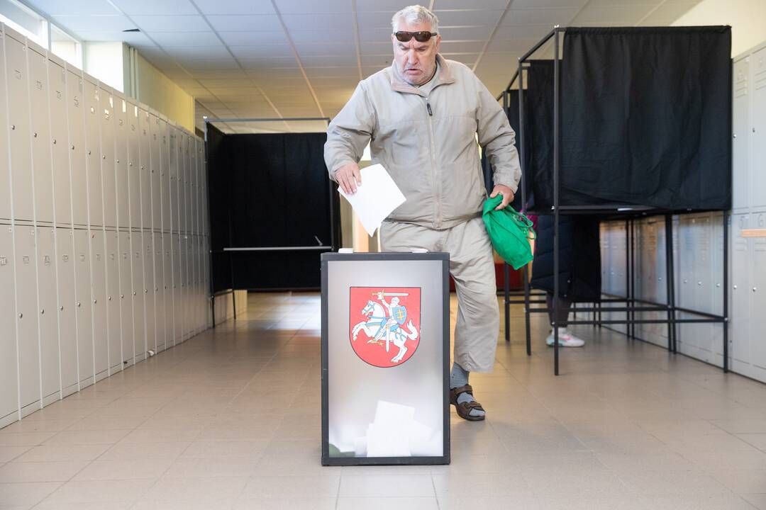 Kauniečiai balsuoja prezidento rinkimuose
