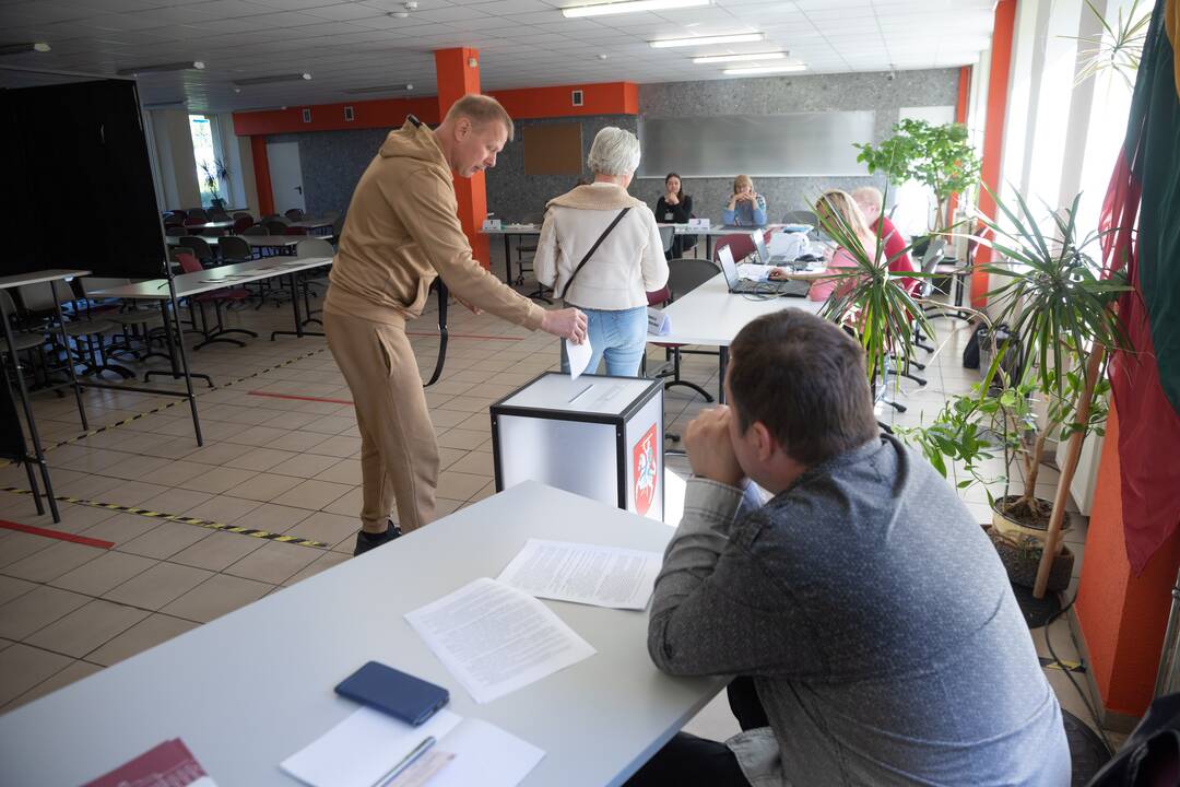Kauniečiai balsuoja prezidento rinkimuose