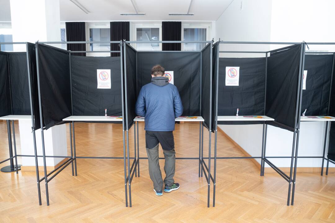 Kauniečiai balsuoja prezidento rinkimuose