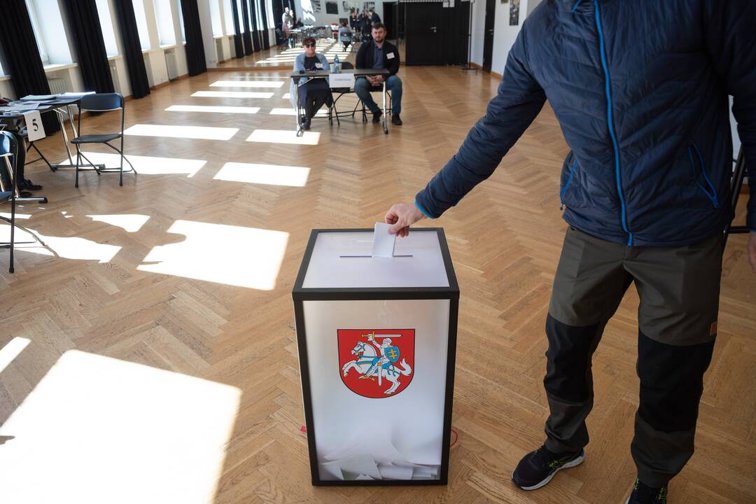 Kauniečiai balsuoja prezidento rinkimuose