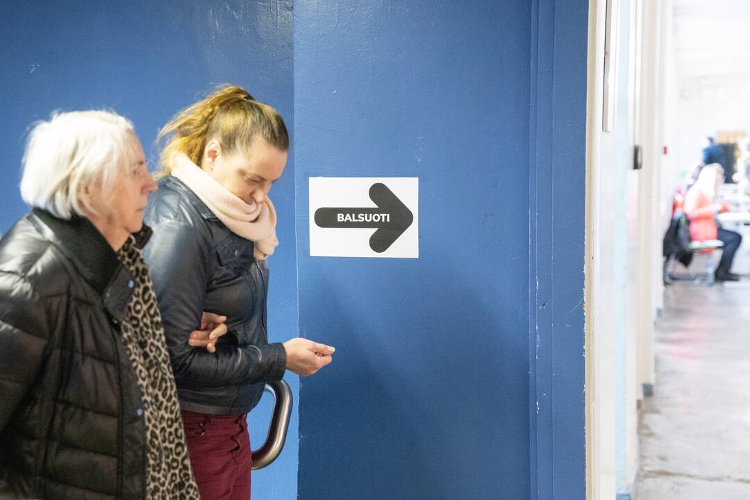 Kauniečiai balsuoja prezidento rinkimuose