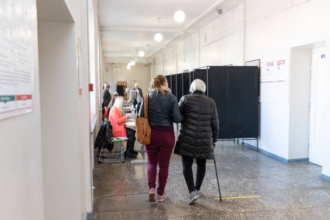 Kauniečiai balsuoja prezidento rinkimuose