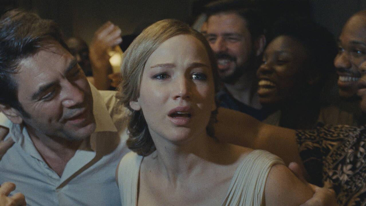 Darrenas Aronofsky (kairėje) ir Jennifer Lawrence (antra iš dešinės)