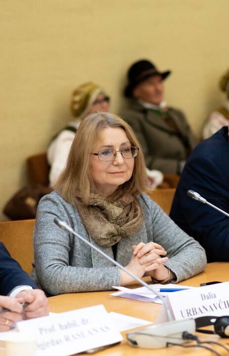 Oficialu: 2023 m. patvirtintas patobulintas Etnografinių regionų žemėlapis. Regionai yra penki: Aukštaitija, Dzūkija (Dainava), Mažoji Lietuva, Suvalkija (Sūduva) ir Žemaitija. Didmiesčių – Vilniaus ir Kauno – dabartines teritorijas nutarta išskirti kaip 