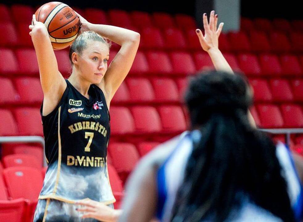 „Kibirkšties“ krepšininkės nugalėjo viešnias iš Ukmergės