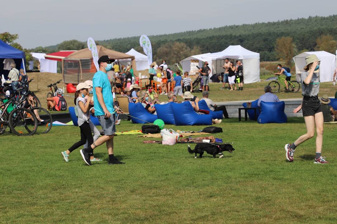 Zapyškio aitvarų festivalis „Tarp dangaus ir žemės“