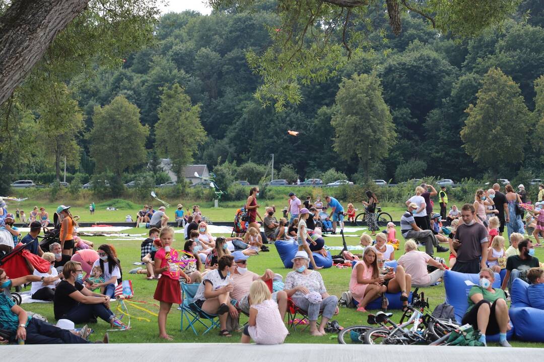 Zapyškio aitvarų festivalis „Tarp dangaus ir žemės“