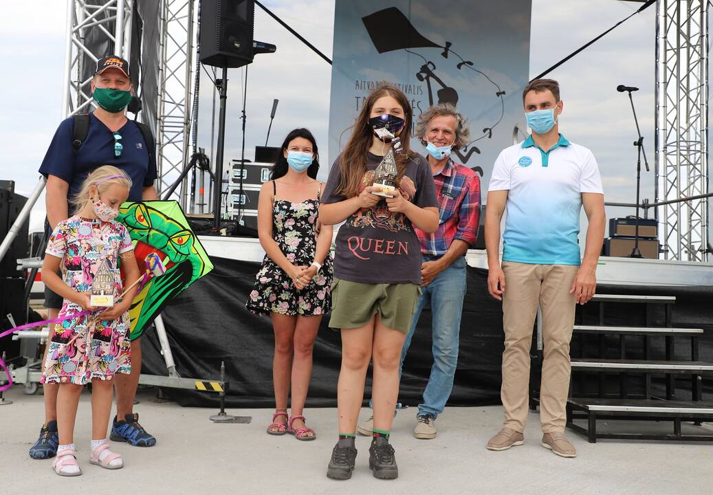 Zapyškio aitvarų festivalis „Tarp dangaus ir žemės“
