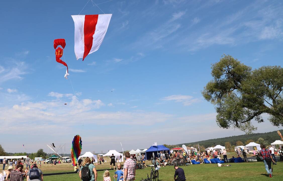 Zapyškio aitvarų festivalis „Tarp dangaus ir žemės“