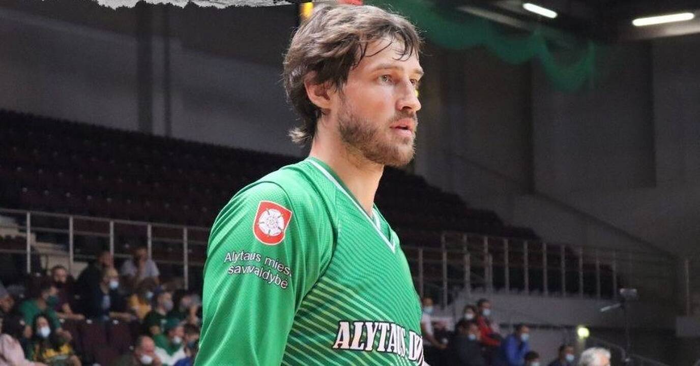 Tarsi geriausiais karjeros laikais: tritaškiais prapliupęs S. Jasaitis nukalė „Dzūkijos“ pergalę