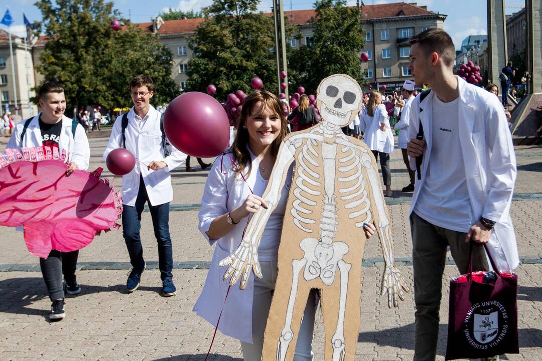 Šventinė VU studentų eisena