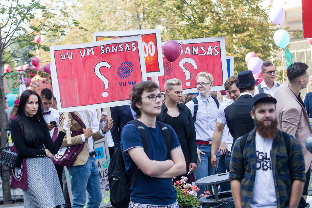 Šventinė VU studentų eisena