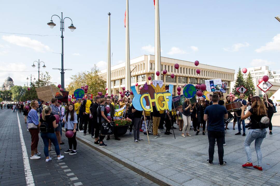 Šventinė VU studentų eisena