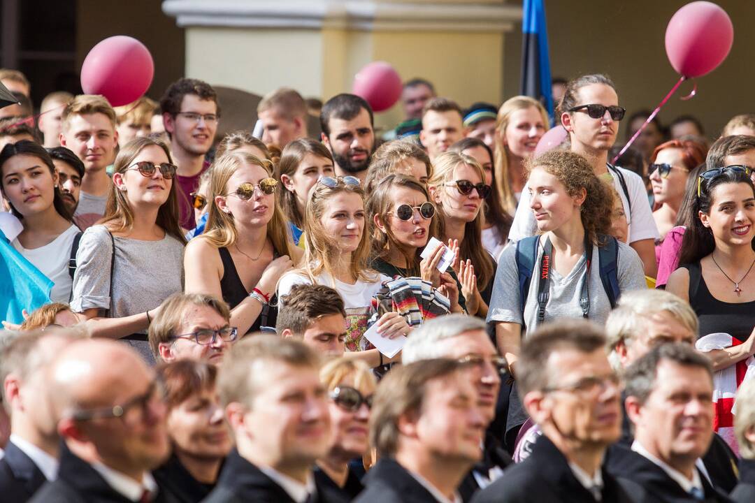 Šventinė VU studentų eisena