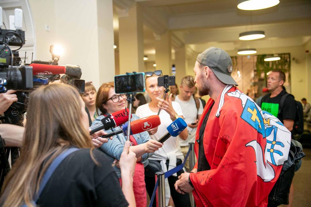 J. Veklenko grįžo iš „Eurovizijos“