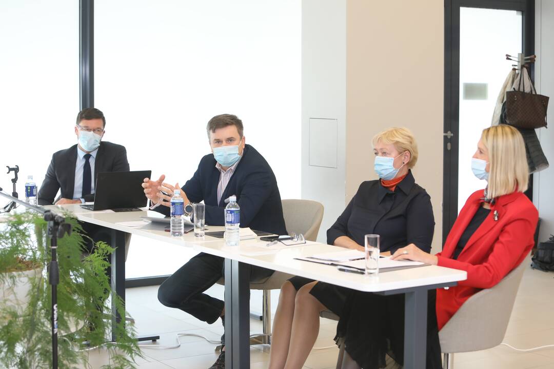 Aktualu: LSMU nuotolinė visuomenės sveikatos konferencija apjungė įvairių sričių specialistus, kurie pasidalijo savo patirtimi ir įžvalgomis. 