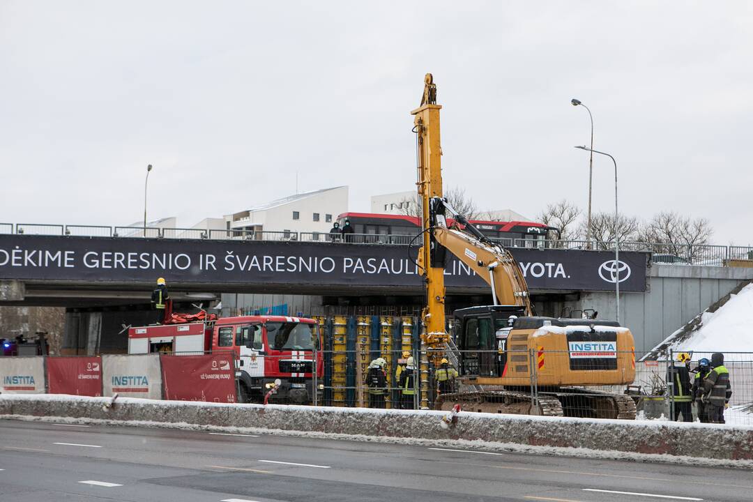 Vilniuje į gilų šulinį statybvietėje įkritęs žmogus žuvo