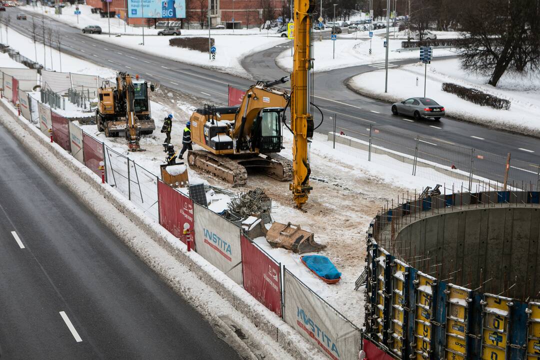 Vilniuje į gilų šulinį statybvietėje įkritęs žmogus žuvo