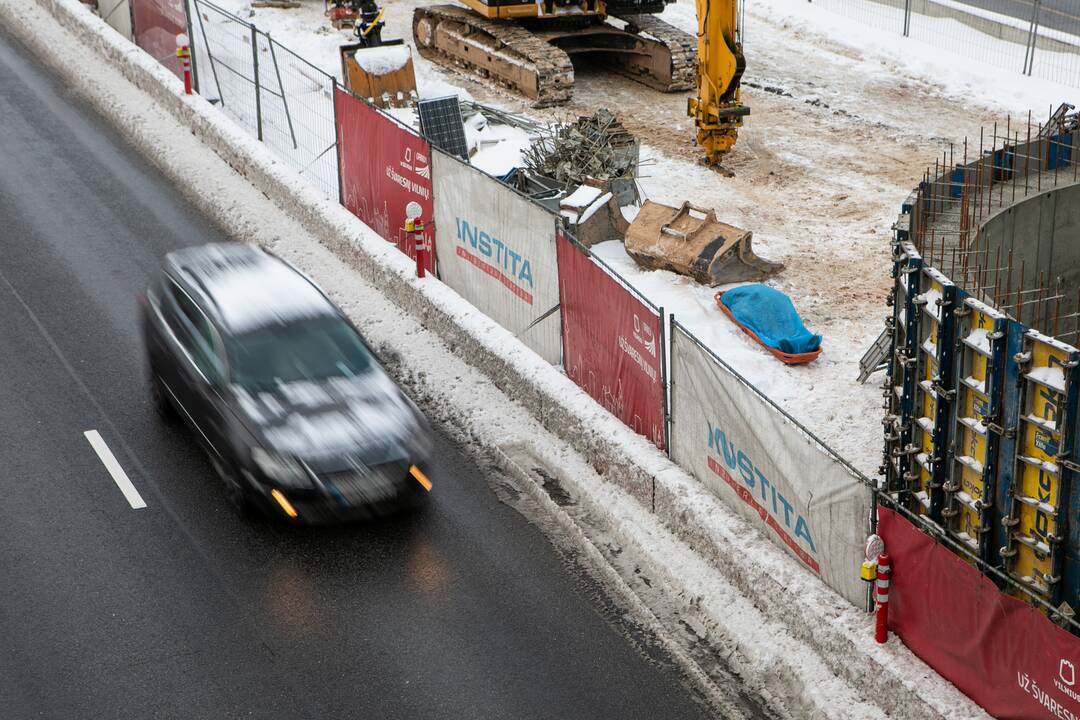 Vilniuje į gilų šulinį statybvietėje įkritęs žmogus žuvo